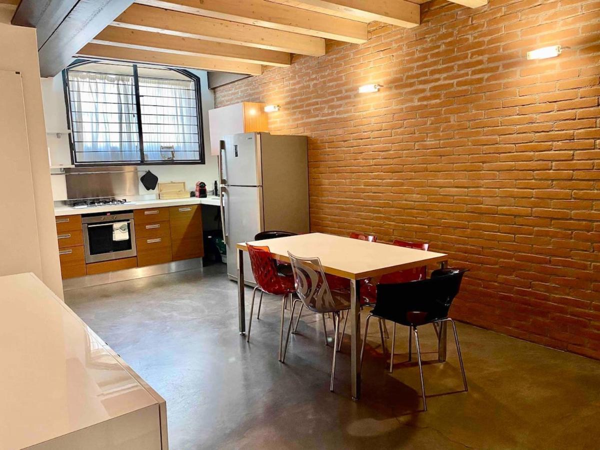 Luxury Industrial Apt Vicino Al Centro Con Garage Brescia Exteriér fotografie